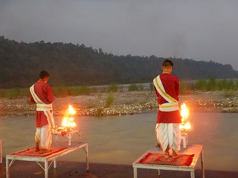 Featured - Rishikesh Triveni Ghat Aarti - Aarti is in progress